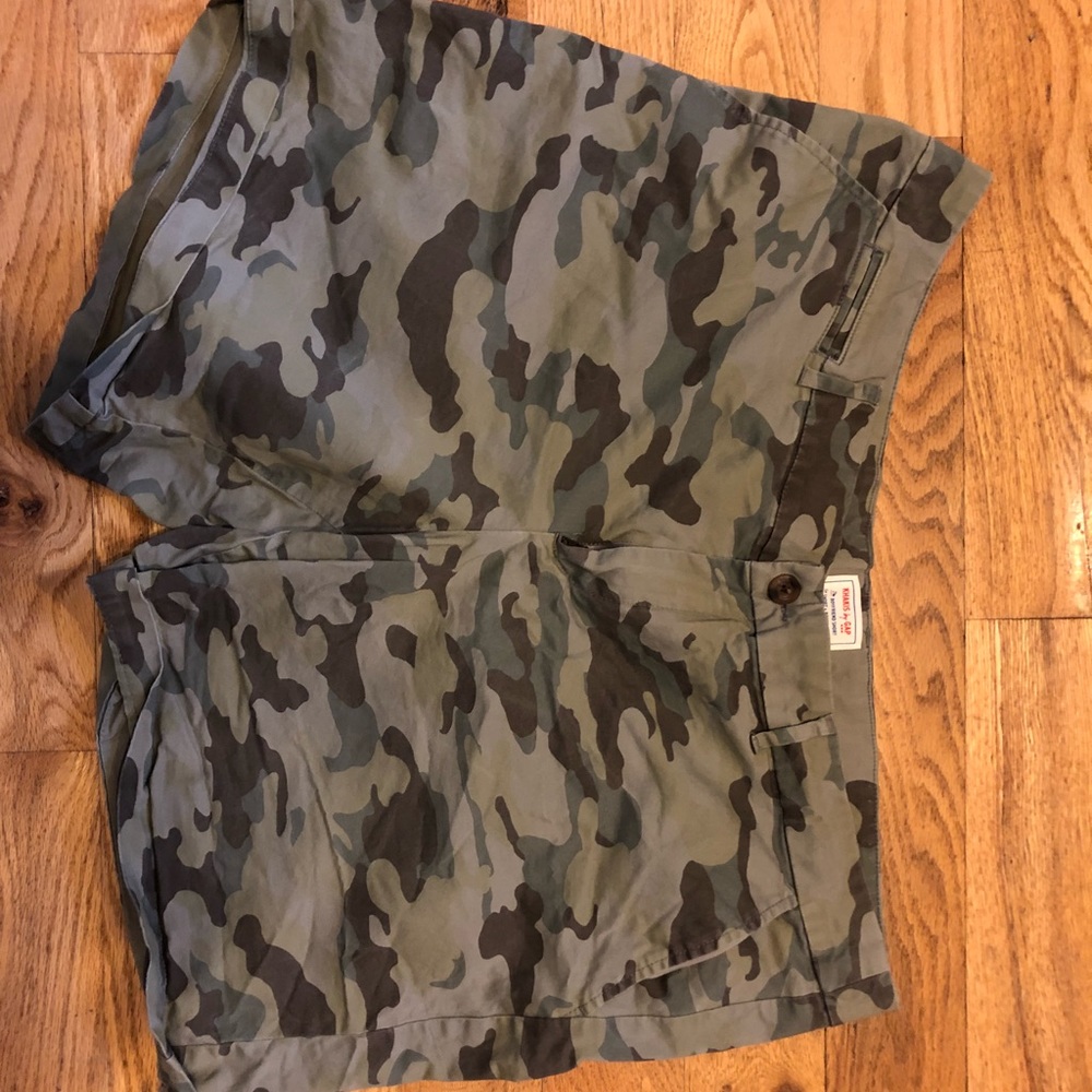 Gap Camo Khakis 18